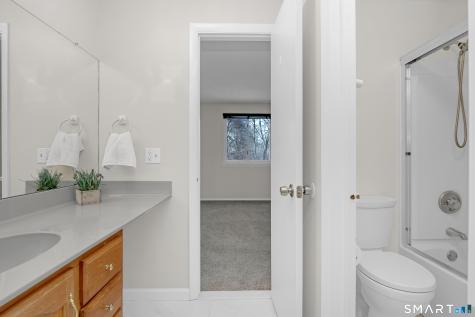 32 Conestoga Way Glastonbury CT 06033