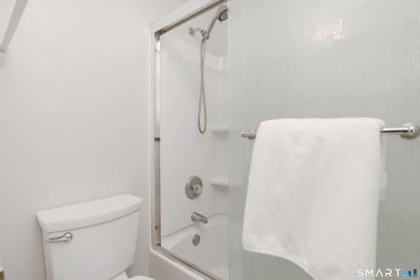 32 Conestoga Way Glastonbury CT 06033