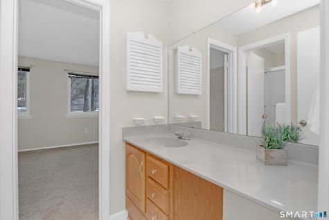 32 Conestoga Way Glastonbury CT 06033