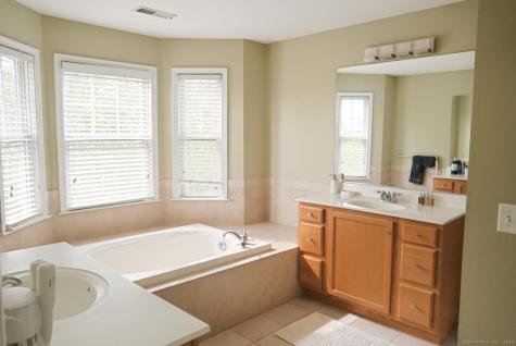 10 Sampson Terrace Danbury CT 06810