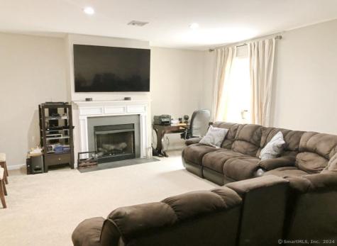 10 Sampson Terrace Danbury CT 06810