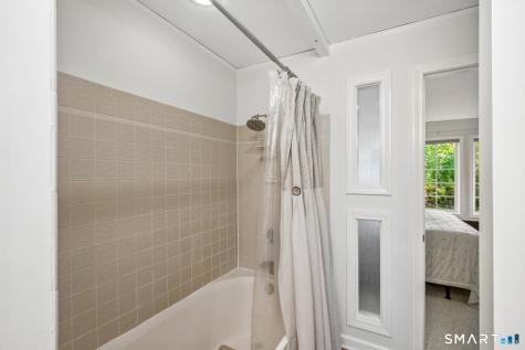 112 Winterbourne Lane Canton CT 06019