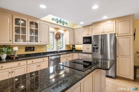 112 Winterbourne Lane Canton CT 06019