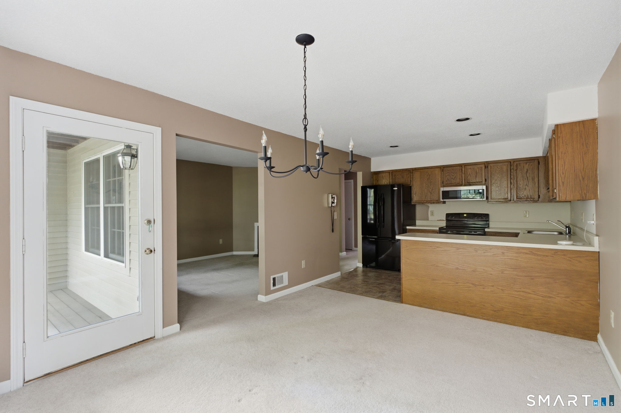 102 Crown Ridge Newington CT 06111