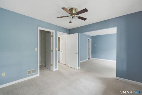102 Crown Ridge Newington CT 06111