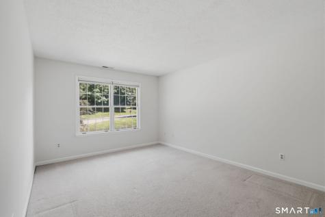 102 Crown Ridge Newington CT 06111