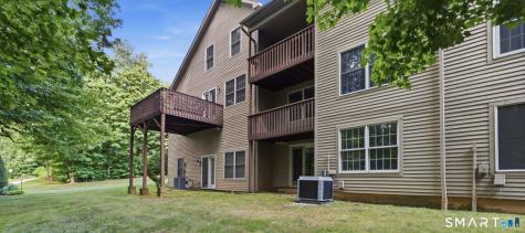 102 Crown Ridge Newington CT 06111
