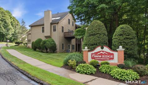 102 Crown Ridge Newington CT 06111