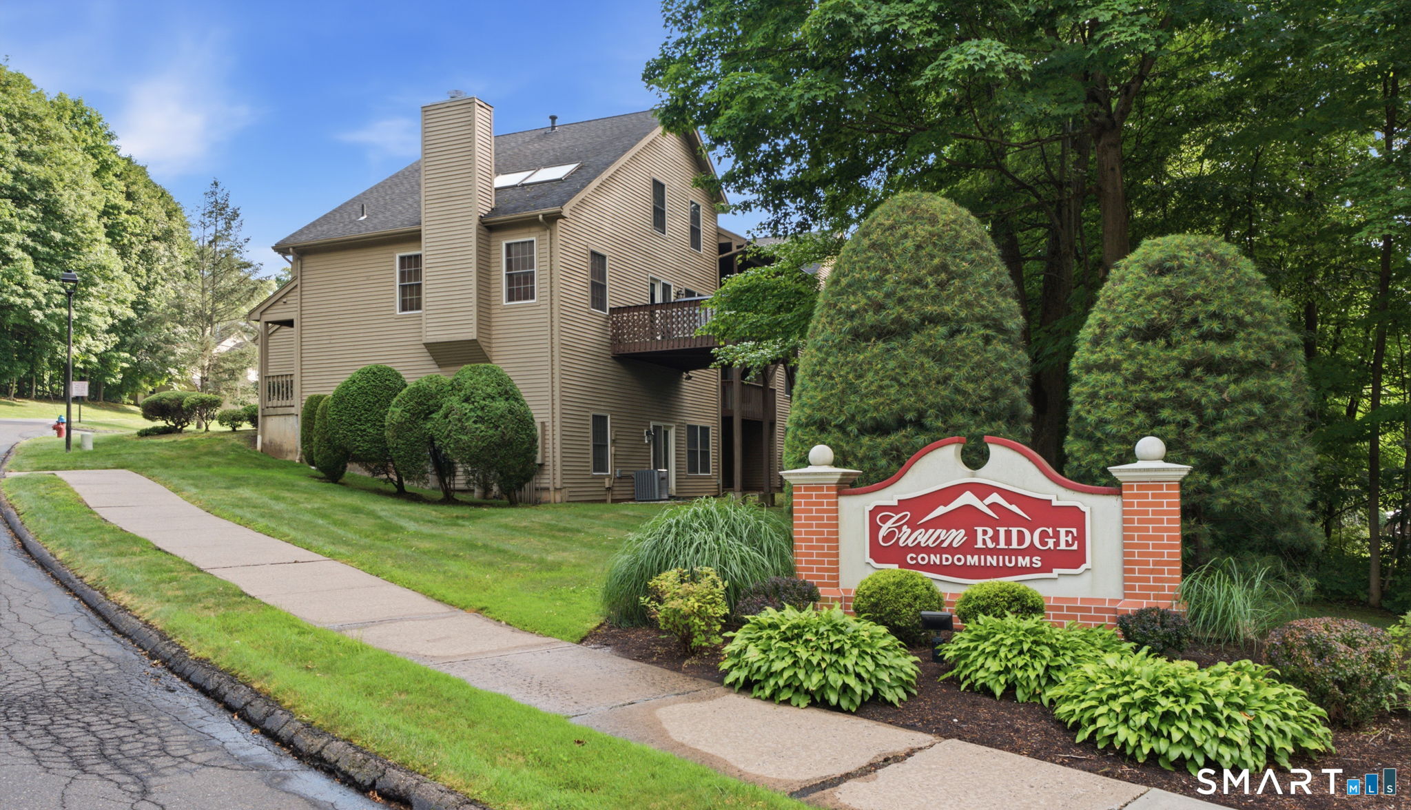 102 Crown Ridge Newington CT 06111