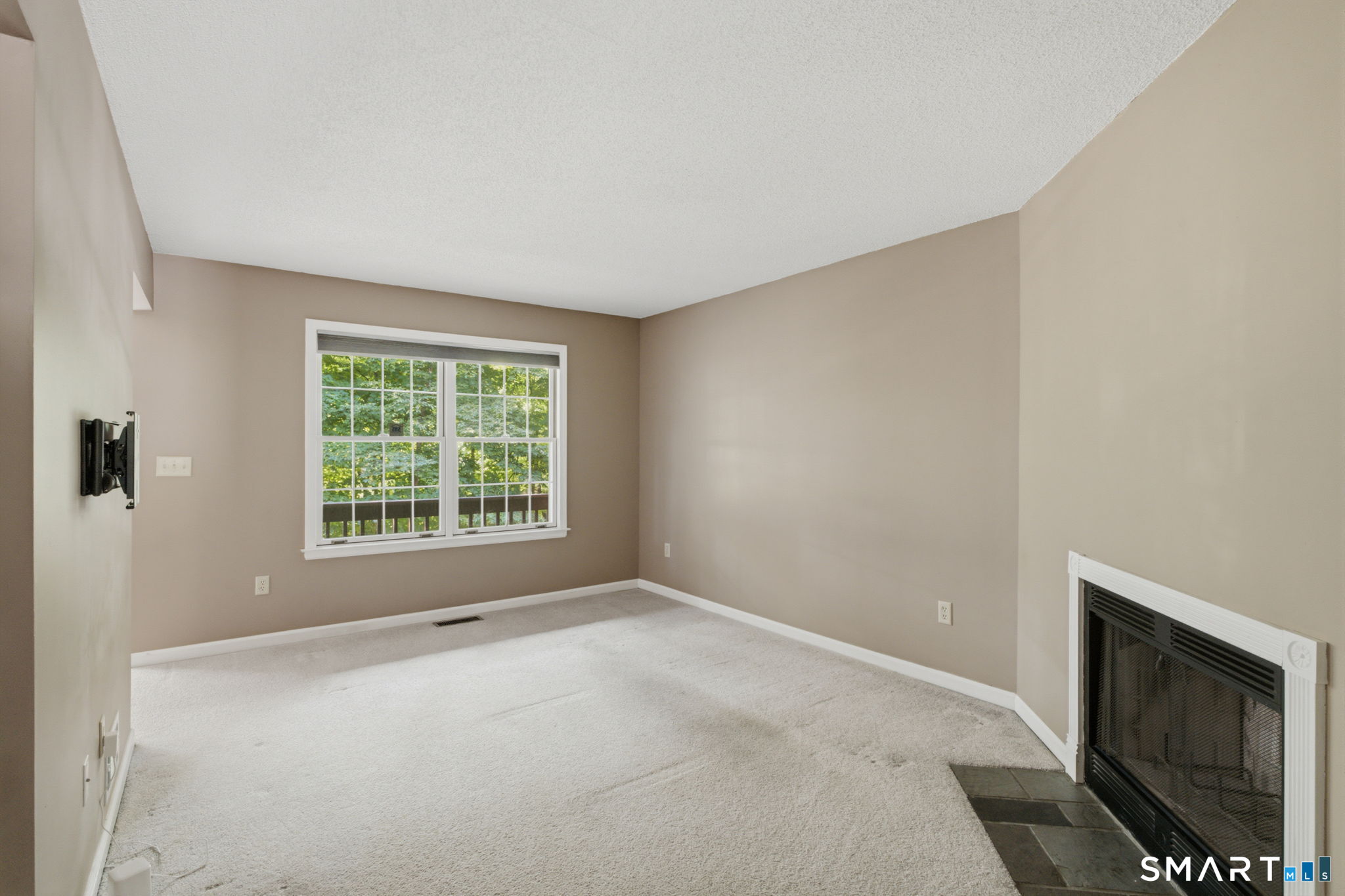 102 Crown Ridge Newington CT 06111