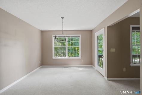 102 Crown Ridge Newington CT 06111