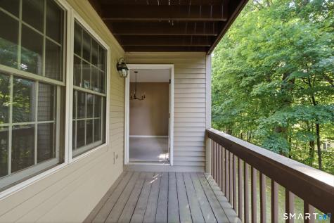 102 Crown Ridge Newington CT 06111
