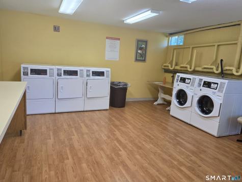 24 West Road Ellington CT 06029