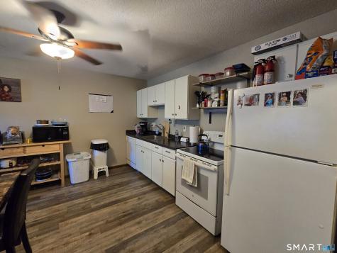 24 West Road Ellington CT 06029