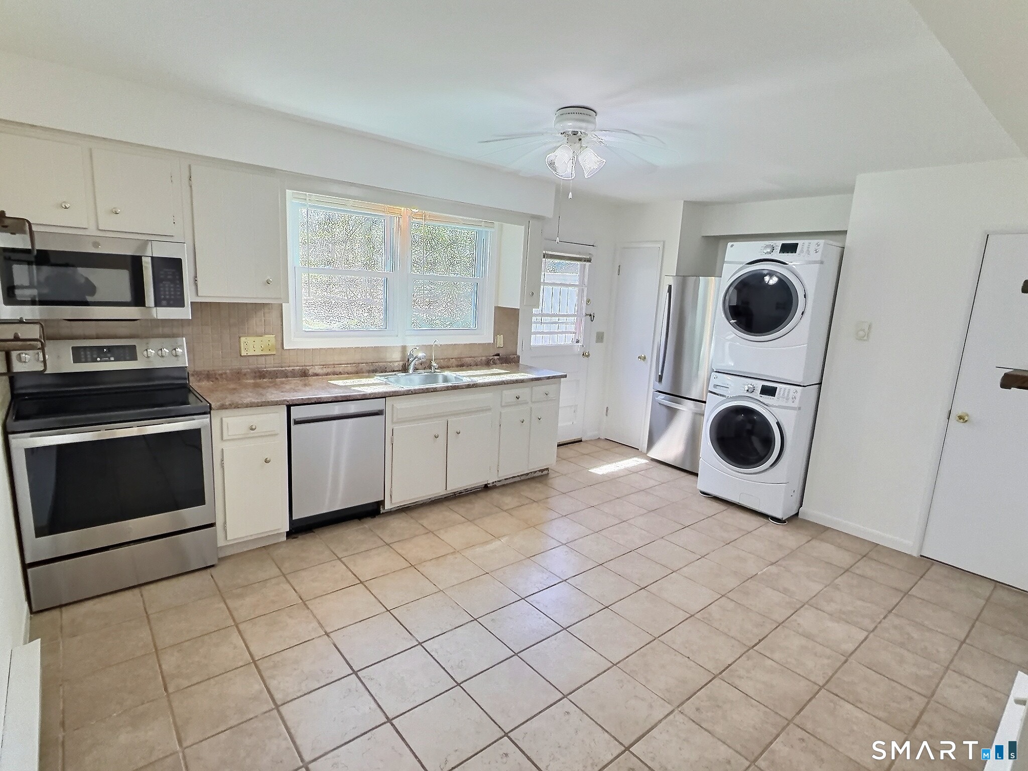 61 Dover Court Branford CT 06405