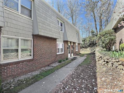 61 Dover Court Branford CT 06405