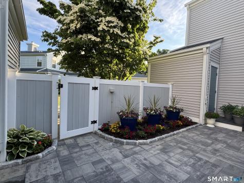 175 South End Road East Haven CT 06512