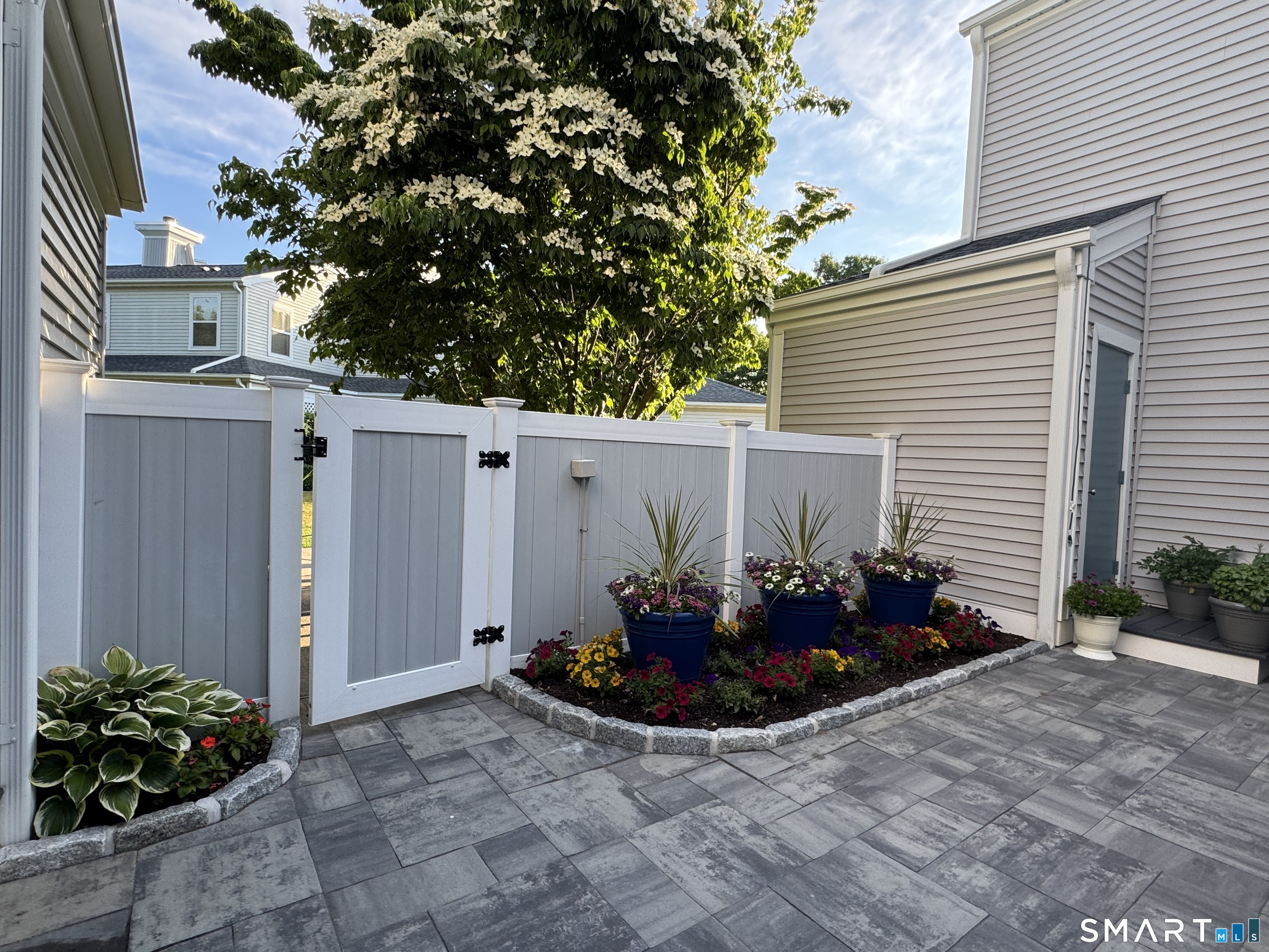 175 South End Road East Haven CT 06512
