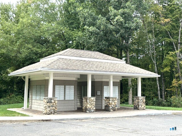 132 Meadow Brook Road Oxford CT 06478