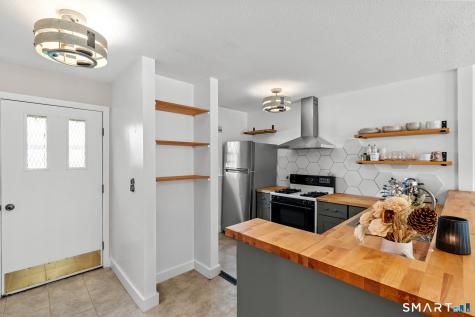 57 Meetinghouse Village Meriden CT 06450