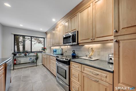 859 Heritage Village Southbury CT 06488