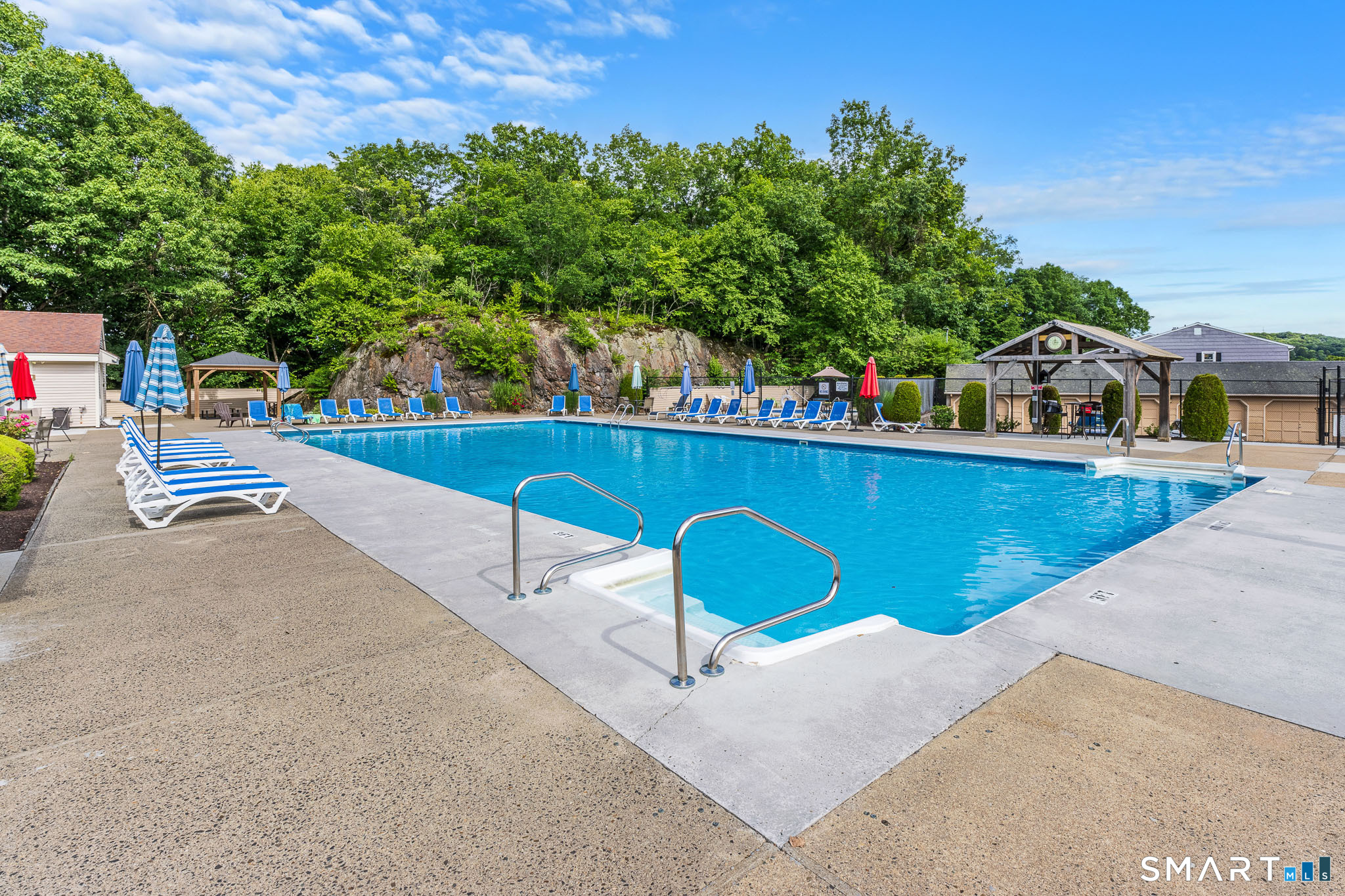 33 Deer Run Bethel CT 06801