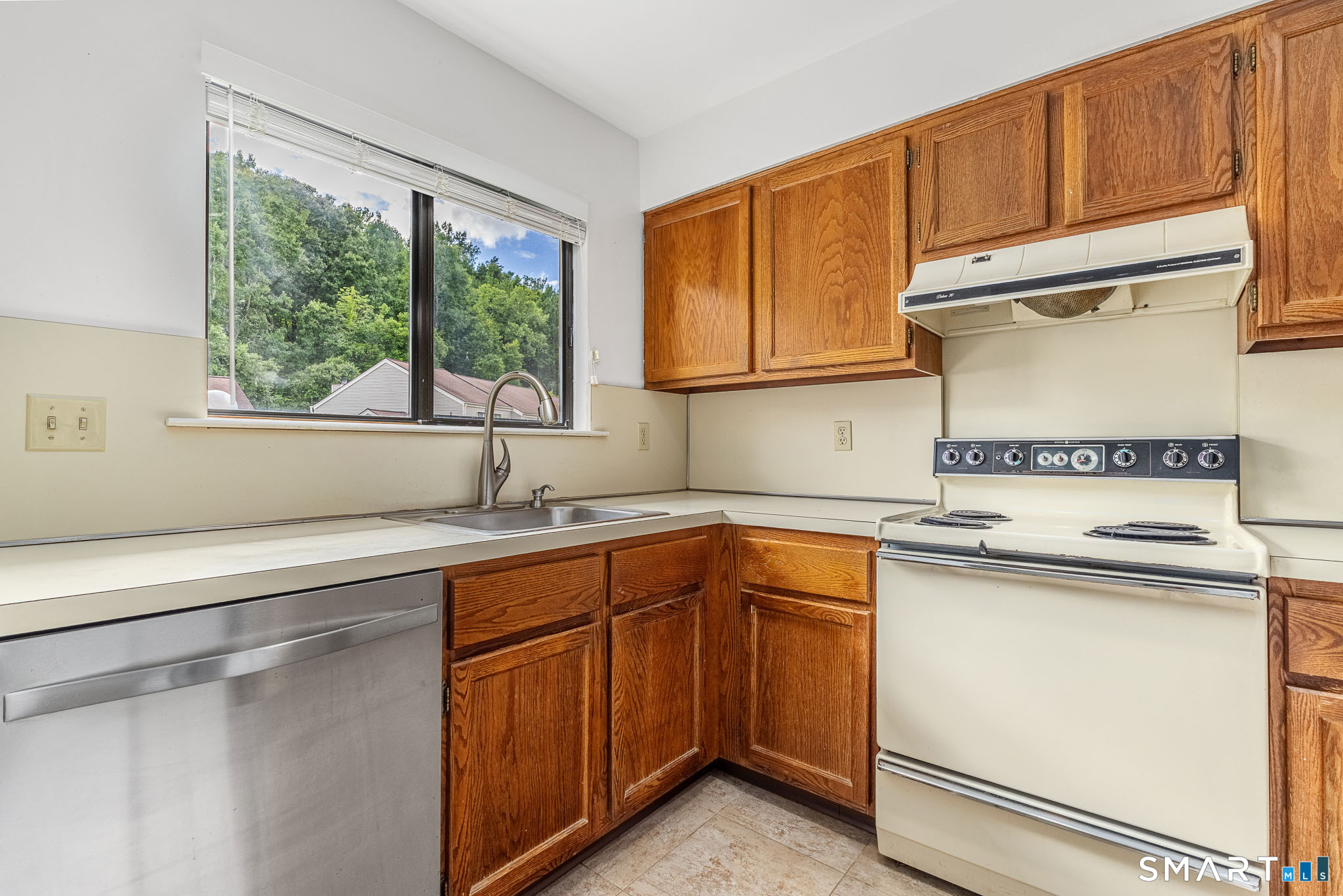 33 Deer Run Bethel CT 06801