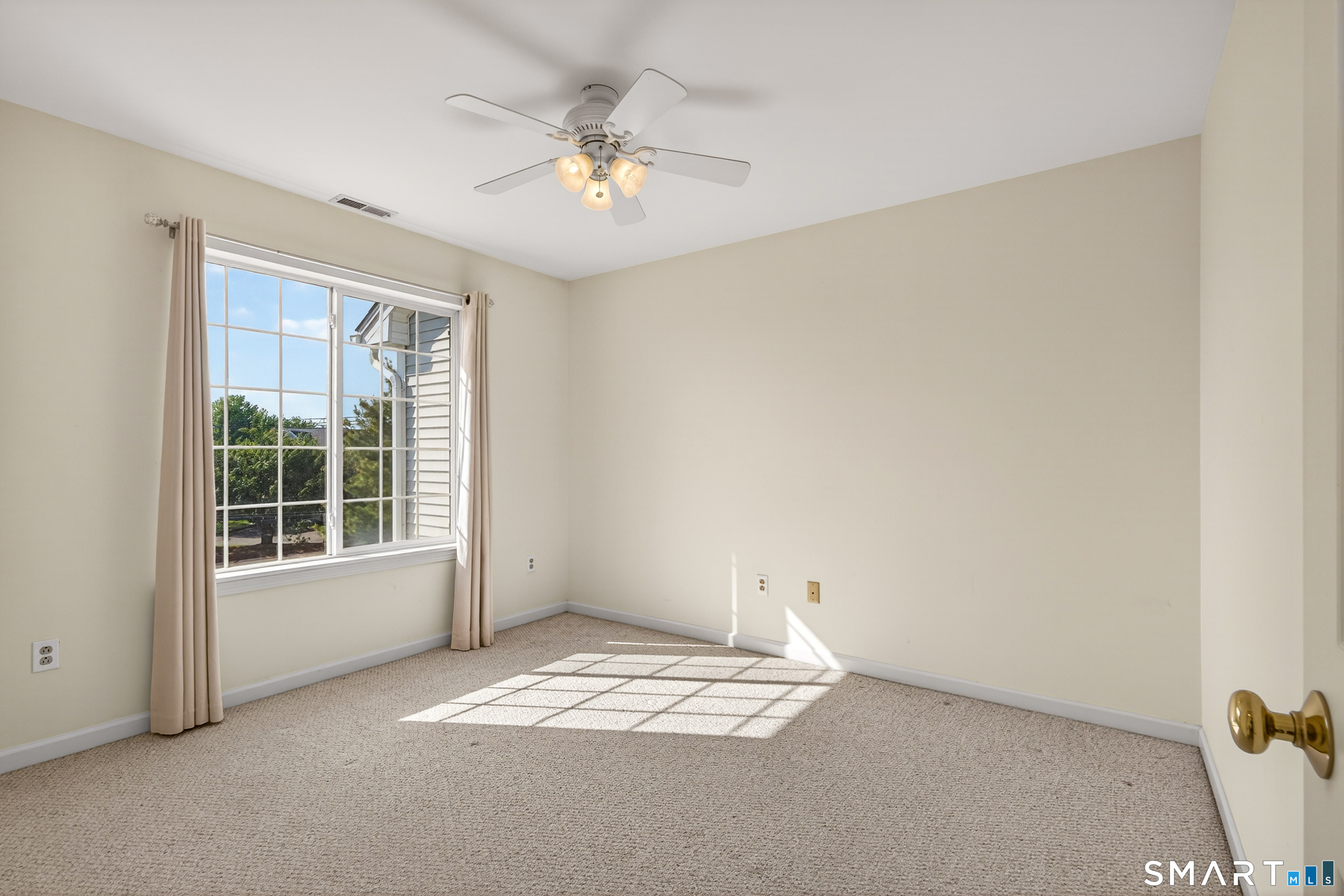 560 Silver Sands Road East Haven CT 06512