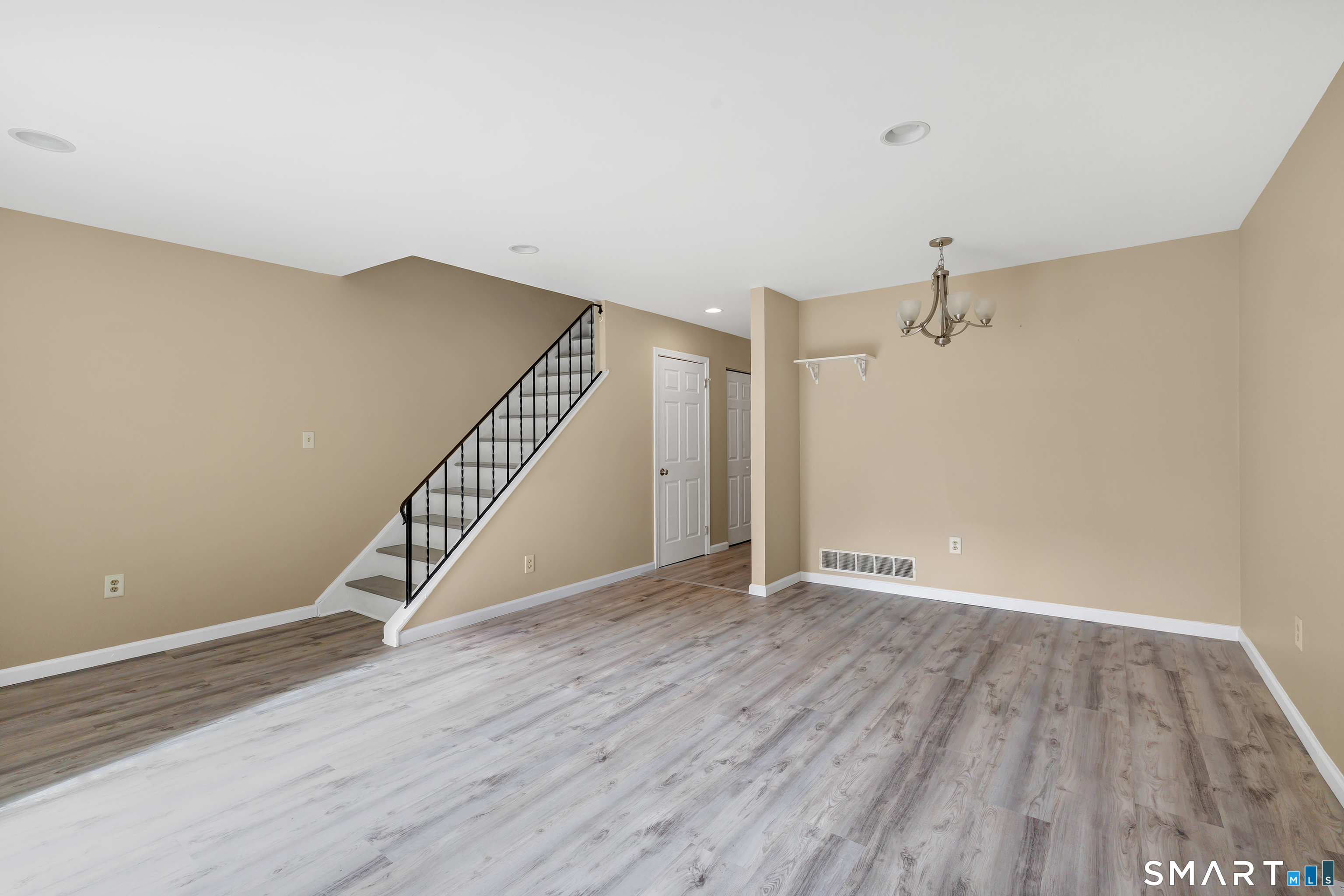 31 Salem Walk Milford CT 06460