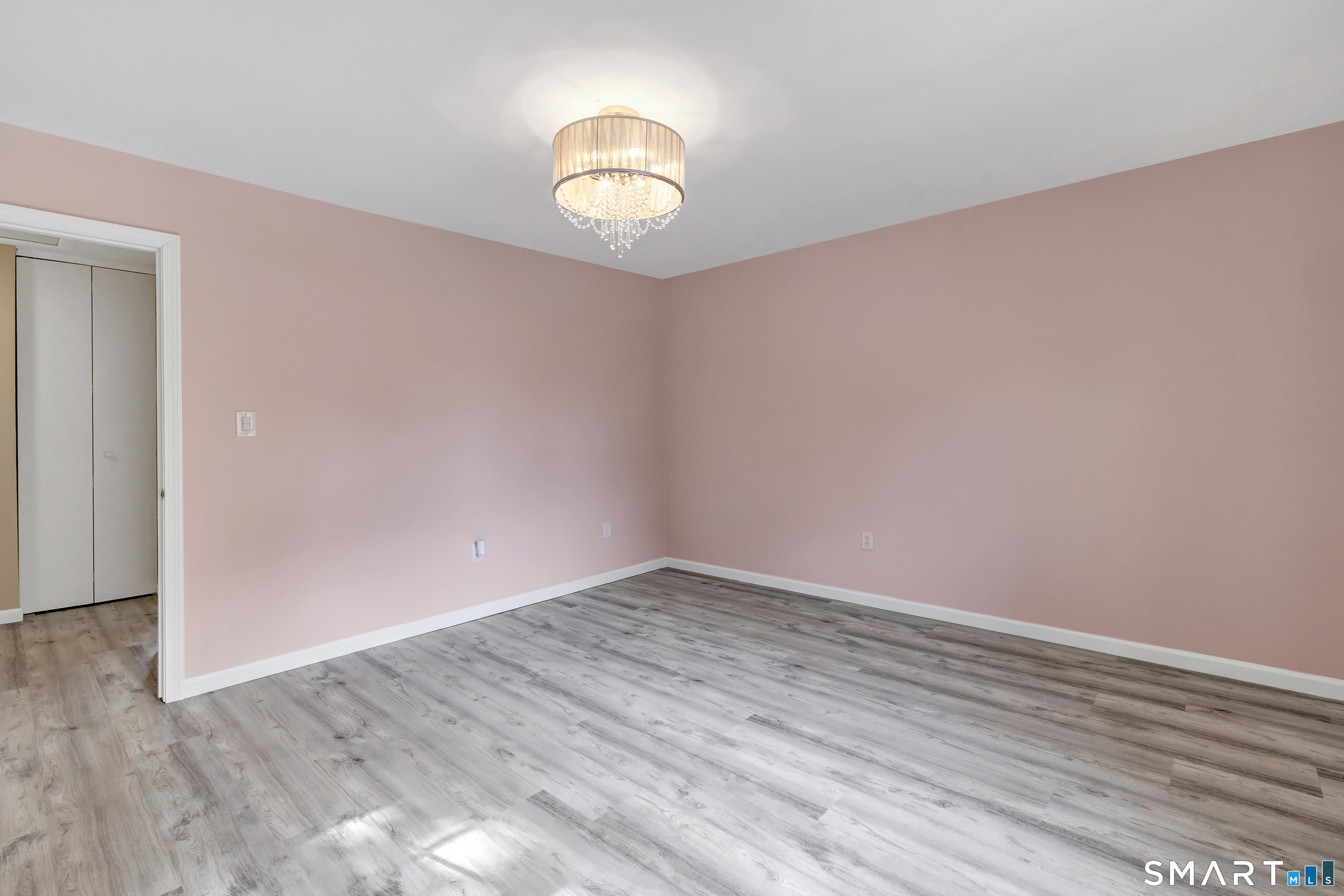 31 Salem Walk Milford CT 06460