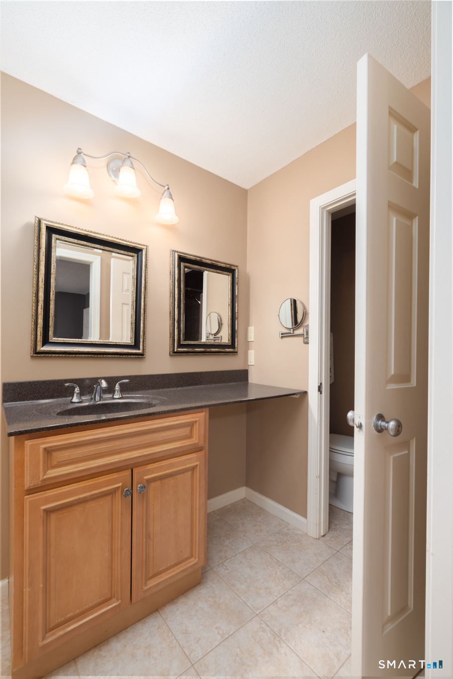 75 Tunxis Village Farmington CT 06032