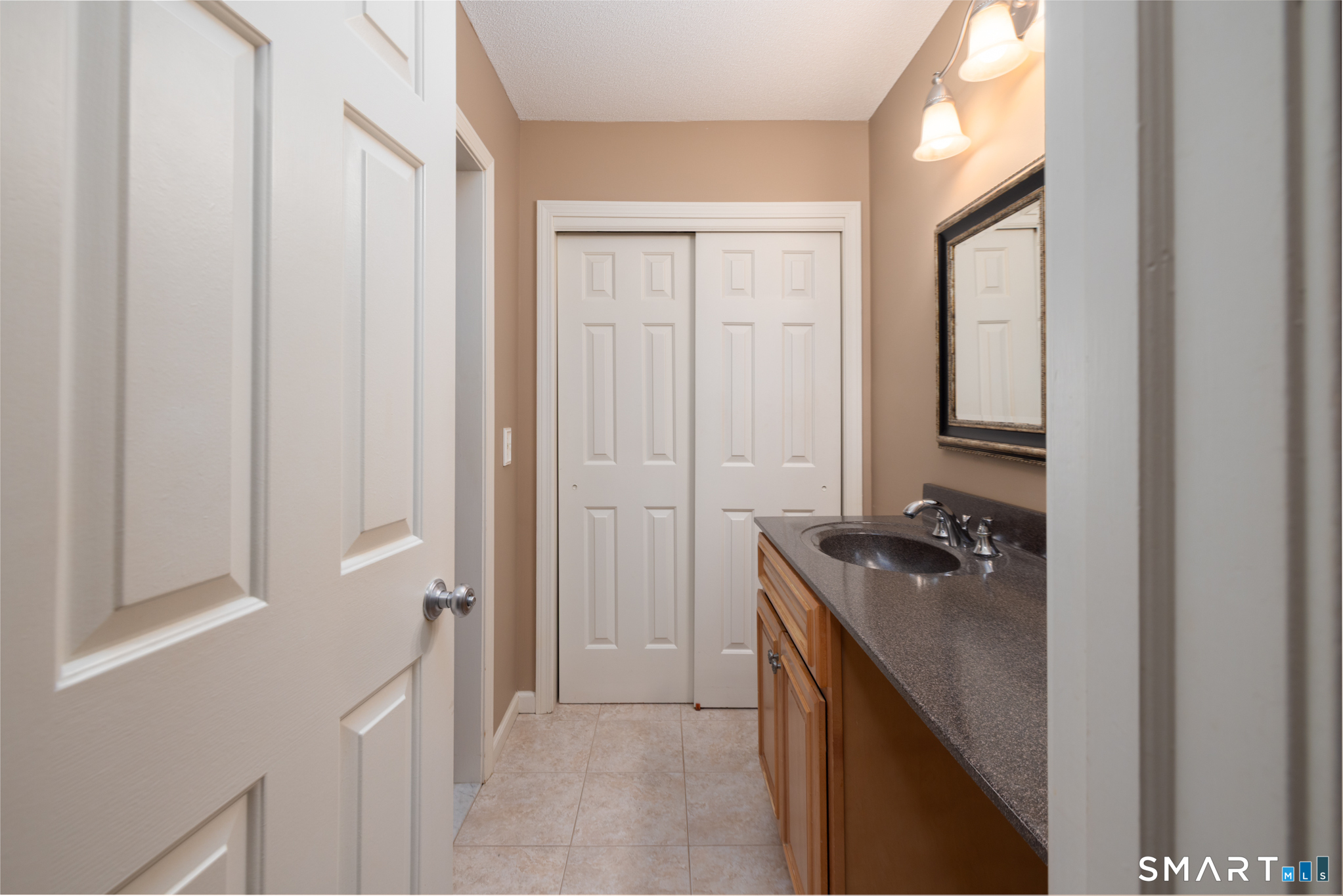 75 Tunxis Village Farmington CT 06032