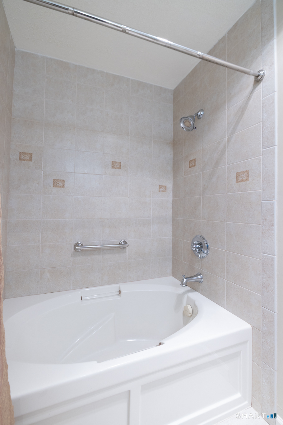 75 Tunxis Village Farmington CT 06032