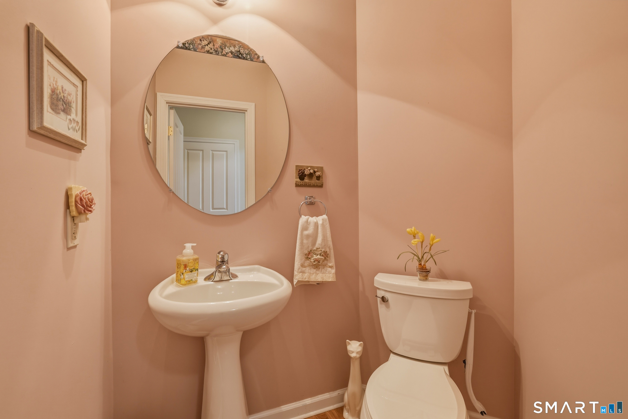 20 Meadowview Court Canton CT 06019