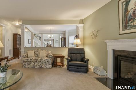 20 Meadowview Court Canton CT 06019
