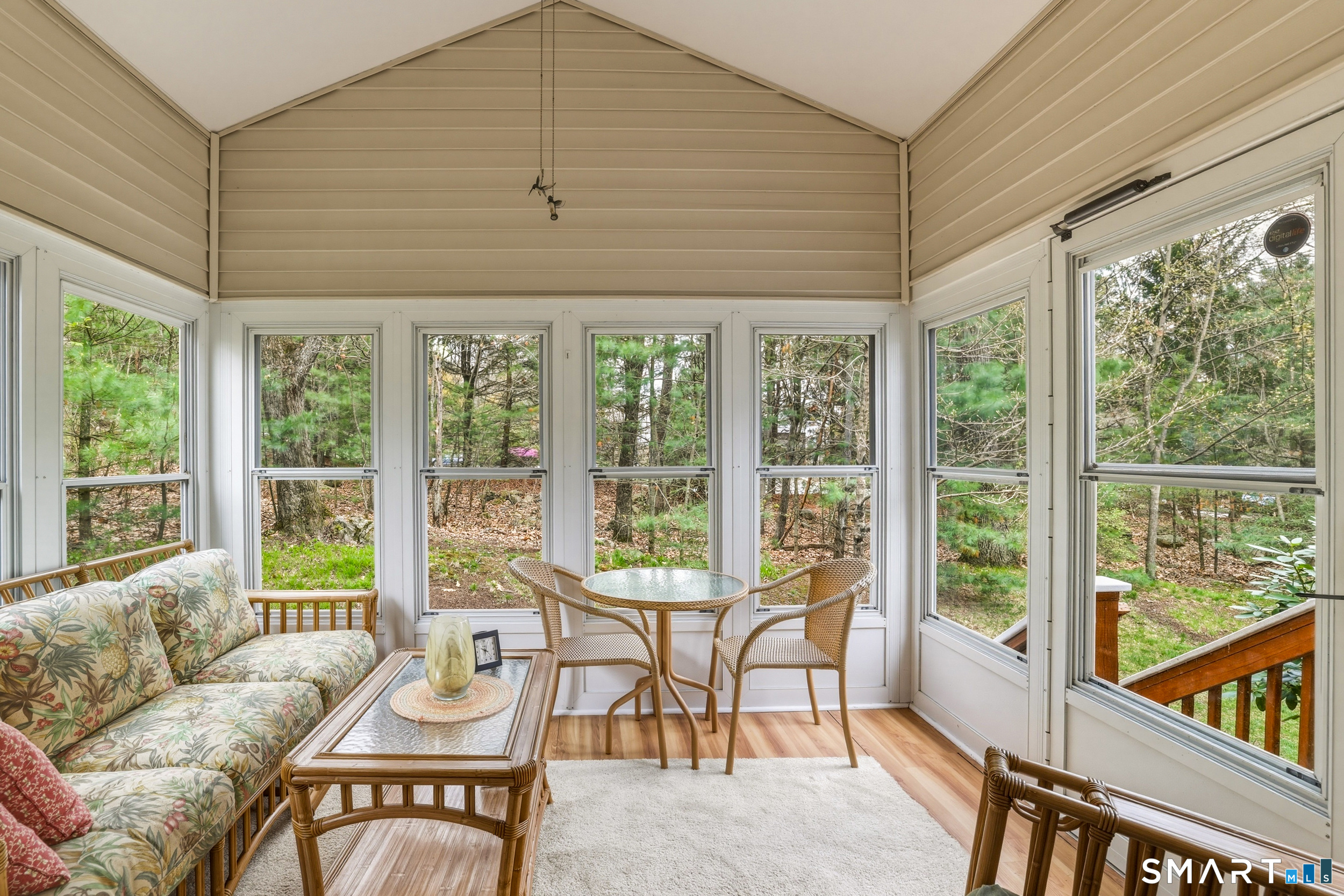 20 Meadowview Court Canton CT 06019
