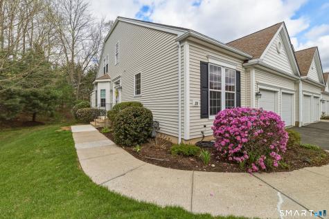 20 Meadowview Court Canton CT 06019