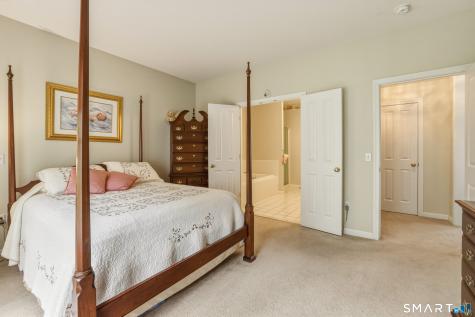20 Meadowview Court Canton CT 06019