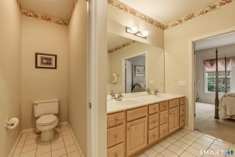 20 Meadowview Court Canton CT 06019