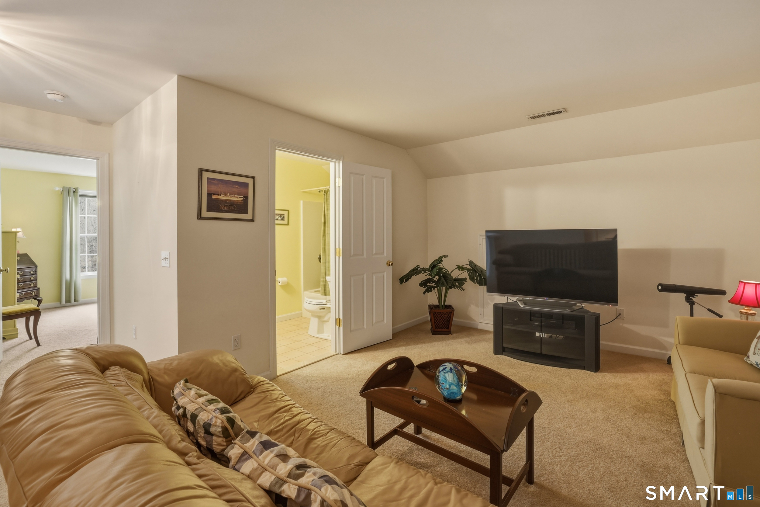 20 Meadowview Court Canton CT 06019