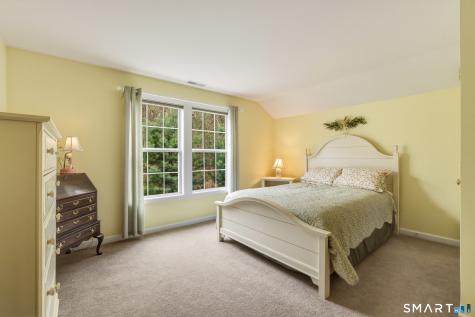 20 Meadowview Court Canton CT 06019