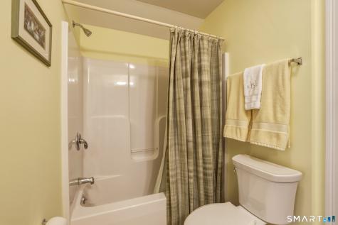 20 Meadowview Court Canton CT 06019