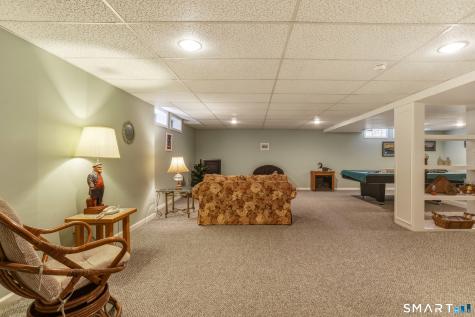 20 Meadowview Court Canton CT 06019