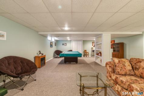 20 Meadowview Court Canton CT 06019
