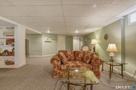 20 Meadowview Court Canton CT 06019