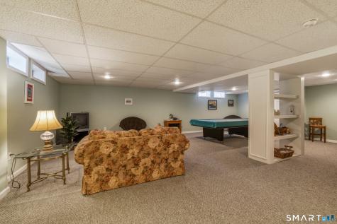 20 Meadowview Court Canton CT 06019