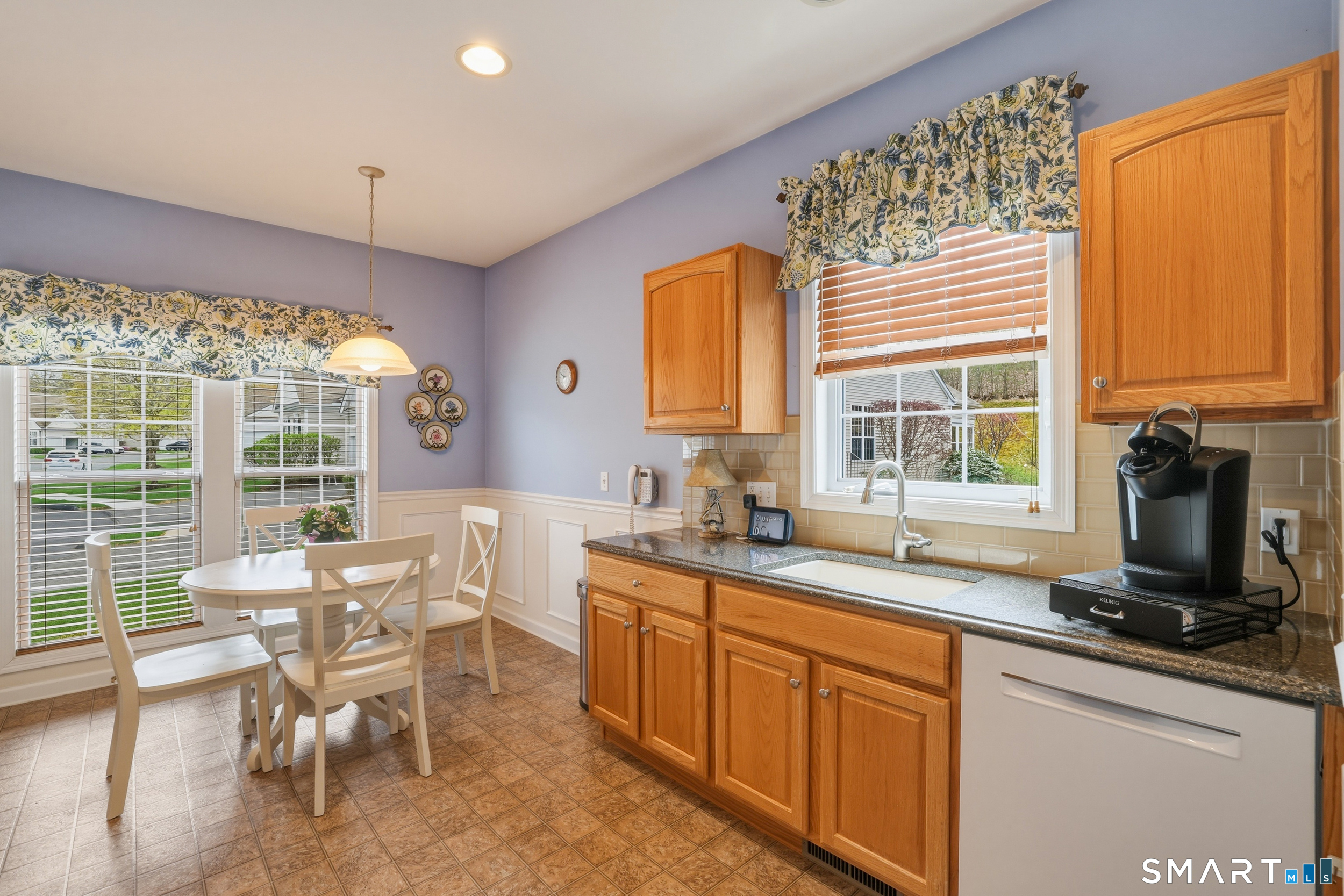 20 Meadowview Court Canton CT 06019