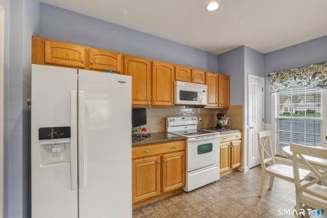 20 Meadowview Court Canton CT 06019