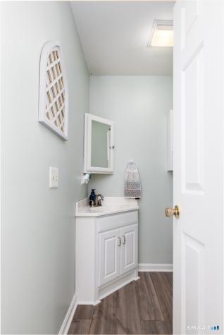 32 Woodland Court Meriden CT 06450