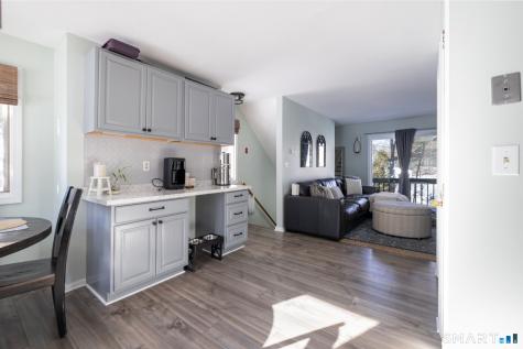 32 Woodland Court Meriden CT 06450